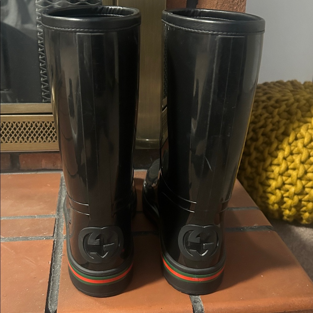 Gucci Black Rubber Boots with Red and Green Stripes - Picture 3 of 6